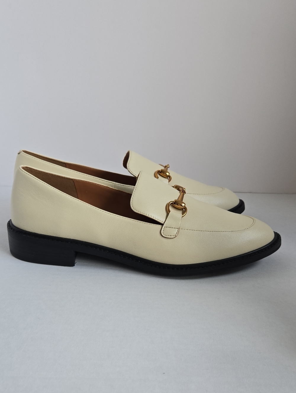 LISA VICKY Zany-V Cream Leather Horsebit Loafers Sz 10M NEW